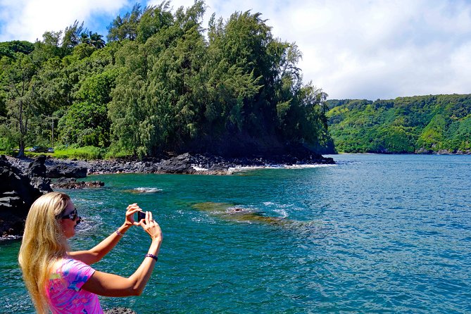 Maui: Famous Road to Hana Waterfalls and Lunch by Mercedes Van - Why a van makes the Road to Hana easier