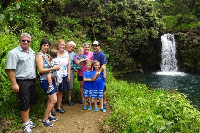 Maui: Famous Road to Hana Waterfalls and Lunch by Mercedes Van - Hana Bay and the town of Hana