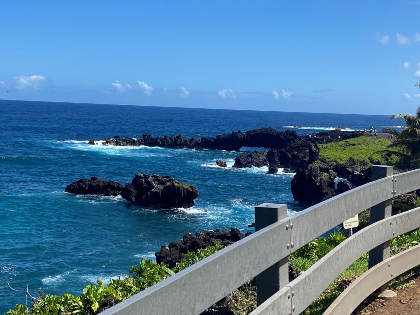 Maui: Road to Hana Private Adventure Tour with Luxury SUV - Why the reverse route changes the day