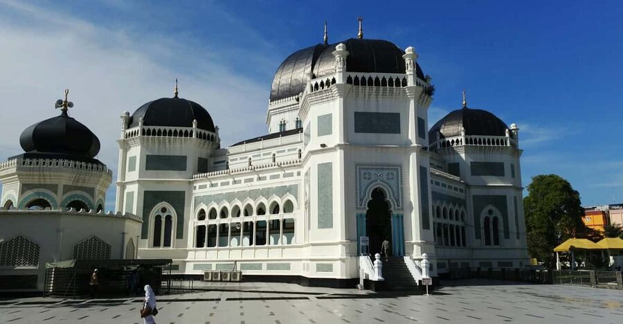 MEDAN : Private Car Driver For Medan Excursions - How the drivers shape the experience