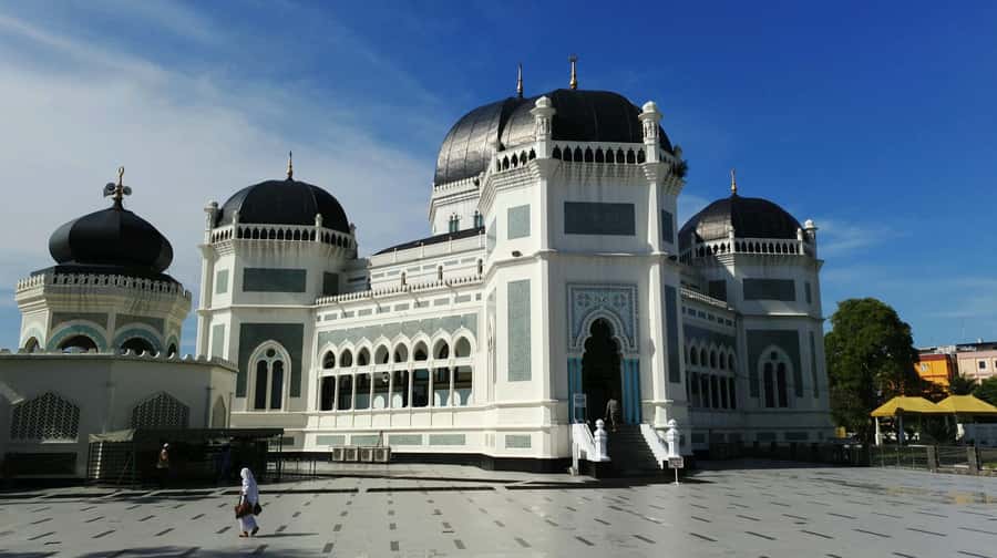 MEDAN : Private Car Driver For Medan Excursions - What ten hours can cover