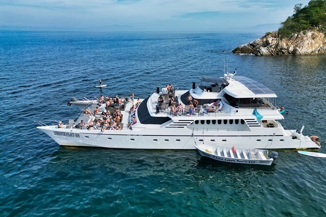 Mega Yacht Limousine of the Sea 1: Puerto Vallarta - Playa Chica Locca and its two-hour beach stop