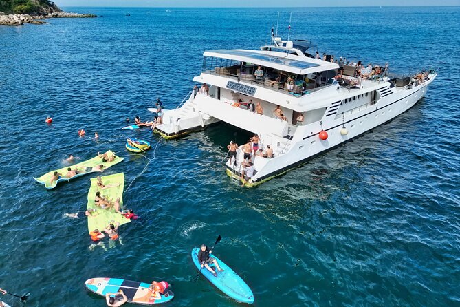 Mega Yacht Limousine of the Sea 1: Puerto Vallarta - Cruising the Puerto Vallarta coastline