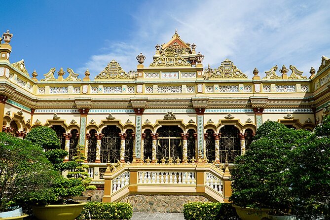 Mekong Delta VIP Tour - Transportation by Limousine - Leaving Ho Chi Minh City for Vinh Trang Temple