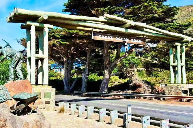 Melbourne Great Ocean Road Reverse Tour + London Bridge wildlife - Guides can make or break the long drive