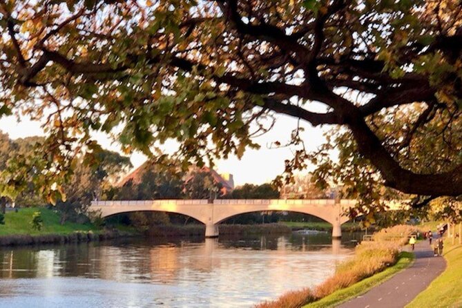 Melbourne Landmark City Tour. Your day Your way Your private tour - Albert Park, St Kilda, and a waterfront lunch