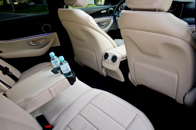 Mercedes E Class black cab Kraków - The ride itself, from pickup to destination