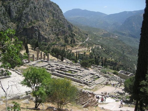 Mercedes Private Tour to Delphi and Arachova - Key points to know before booking