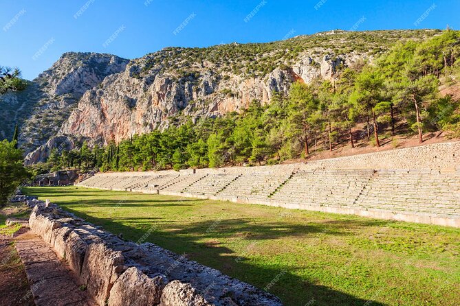 Mercedes Private Tour to Delphi and Arachova - Arachova brings a different mood