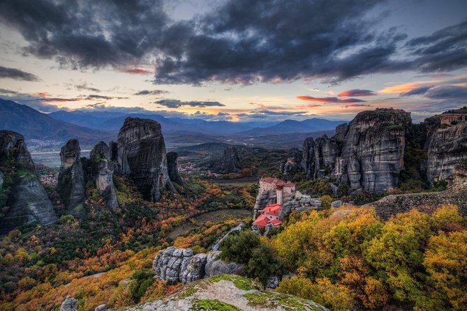 Mercedes Private Tour to Meteora, Delphi and Thermopylae - Meteora, the day’s great visual reward