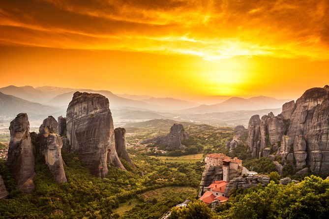 Mercedes Private Tour to Meteora, Delphi and Thermopylae - Varlaam Monastery above the valley
