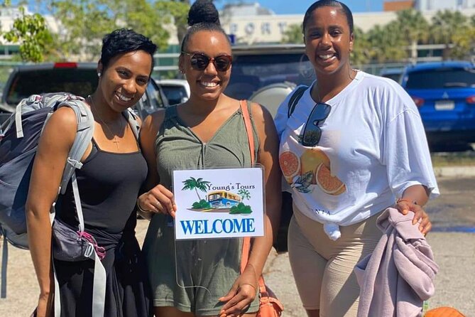 Montego Bay Roundtrip Luxury Transfer with Lounge Access - Arriving at Sangster International Airport