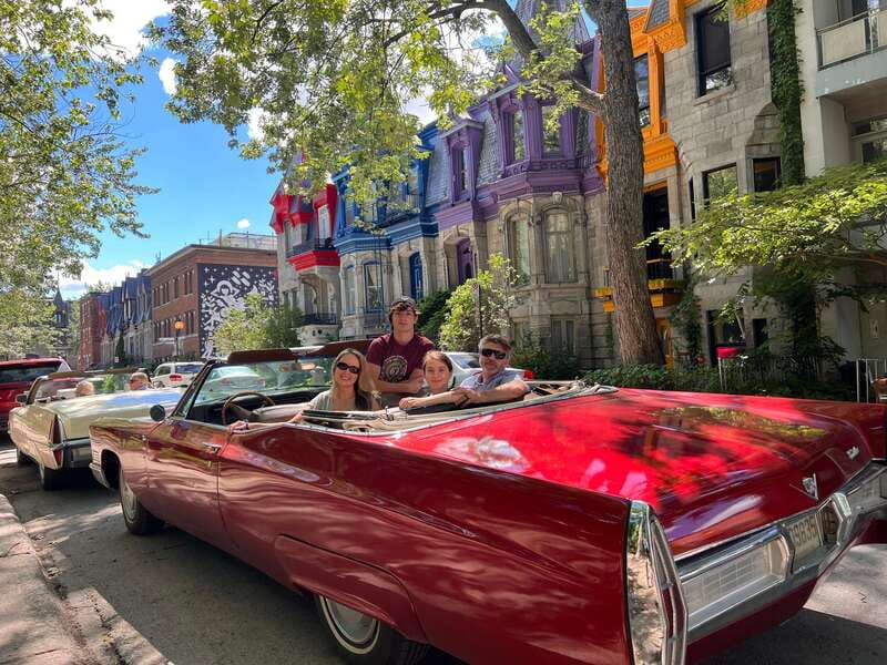 Montréal: Guided Tour in Vintage Convertible Cadillac - Chinatown and the Plateau on the two-hour tour