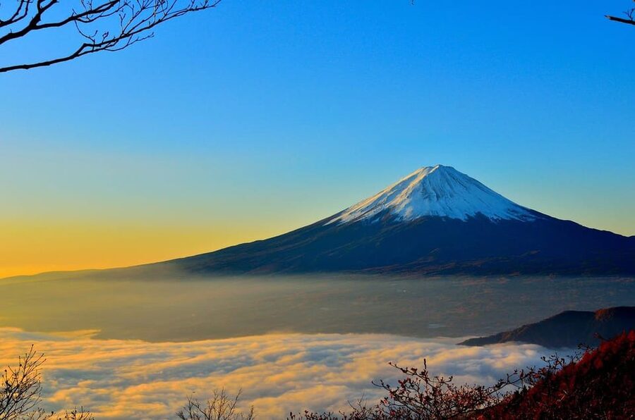 Mount Fuji - Private Tour with English Speaking Chauffeur - Gotemba Premium Outlets: the shopping alternative