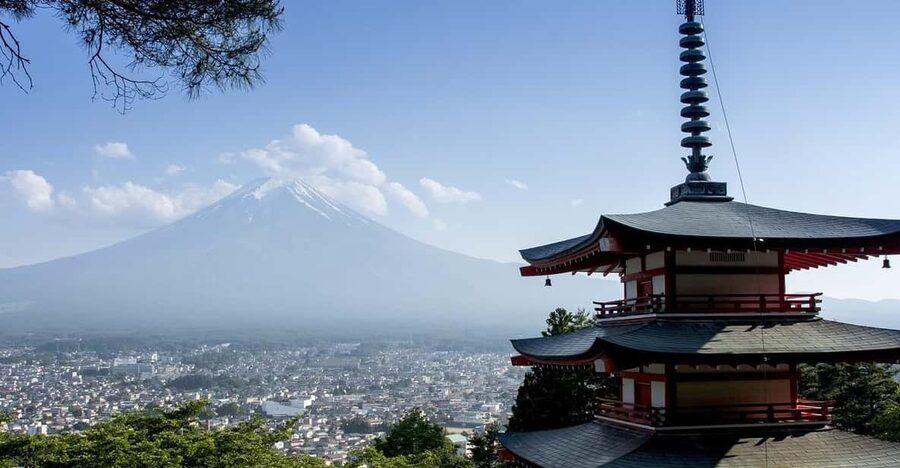 Mount Fuji - Private Tour with English Speaking Chauffeur - The chauffeur question matters more than the bottled water