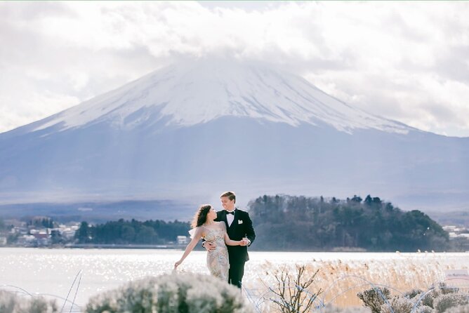 Mt Fuji Exclusive Tour with Private Car English Guide - Oishi Park beside Lake Kawaguchi