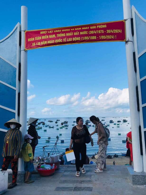 Mui Ne: Sunrise or Sunset Jeep Tour & Quad Bike With Driver - Sunrise or sunset: choosing the better departure