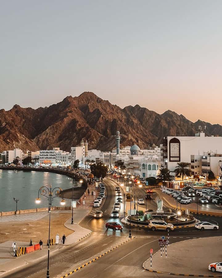 Muscat City Tour and life with Omani Guy ( luxury car). - Key points to know before booking