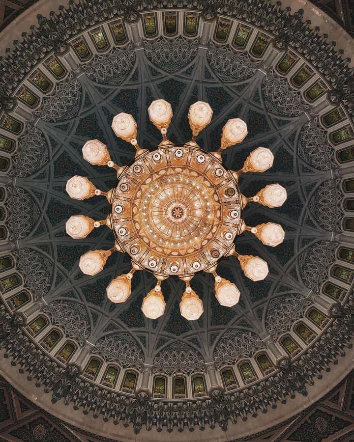 Muscat City Tour and life with Omani Guy ( luxury car). - Shopping and atmosphere at Muttrah Souq
