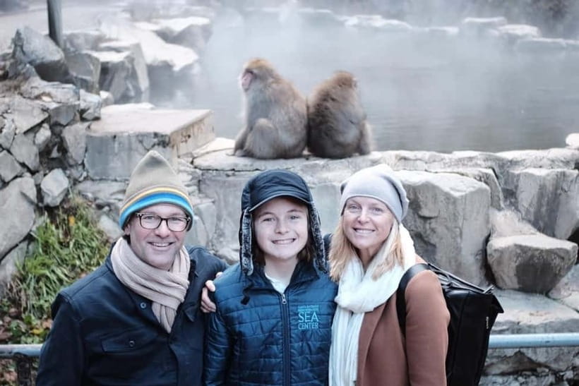 Nagano/Myoko: Jigokudani Snow Monkey Park with private car - Watching Wild Japanese Macaques at the Springs