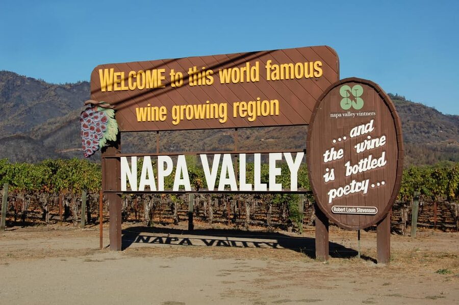 Napa Valley: Private 6-Hour Wine Tasting Tour with Chauffeur - Six hours of wine country without the driving
