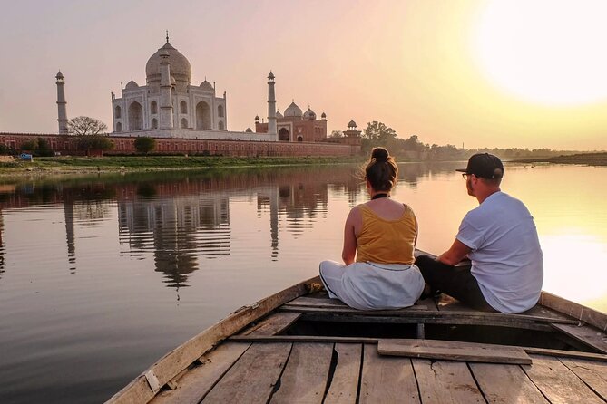New Delhi:Agra Taj Mahal Private Car Sightseeing Tour - One hour inside Agra Fort