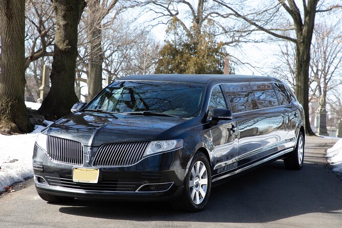 New York City Airport Arrival Transfer by Limo LGA JFK EWR - What the $215 group price really buys