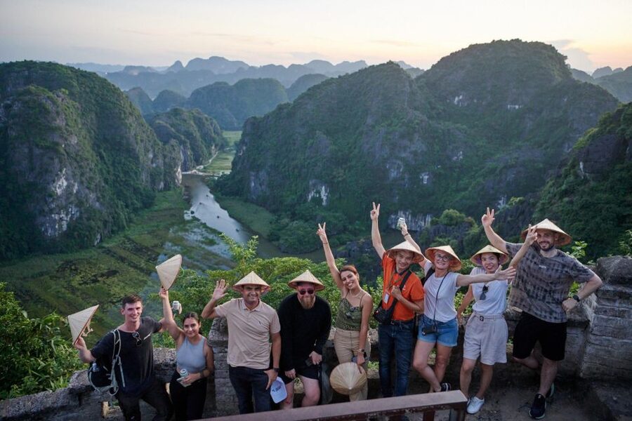 Ninh Binh 1 Day,HoaLu-Tam Coc-Mua Cave,Buffet Lunch,Limo Bus - At a glance: the details that matter
