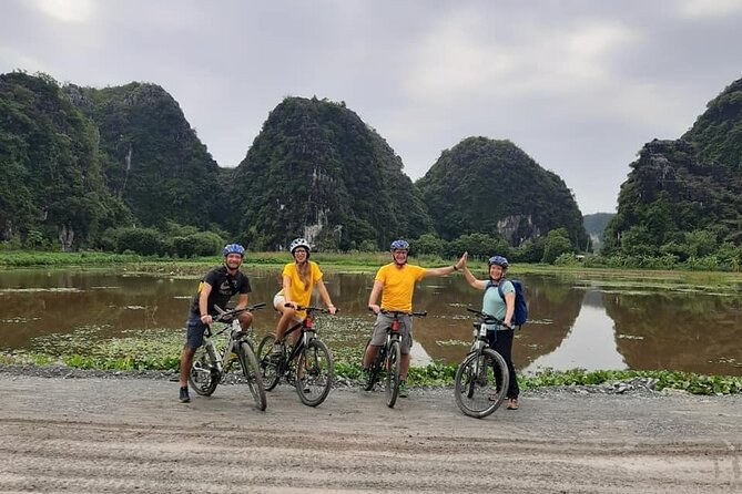 Ninh Binh 2 Days Luxury Limousine Small Group Option 3 Star - Mua Cave and the morning climb