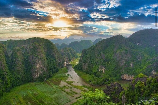 Ninh Binh Day Tour Tam Coc Mua Cave Hoa Lu Buffet Lunch Limousine - Tam Coc’s three grottoes by rowboat