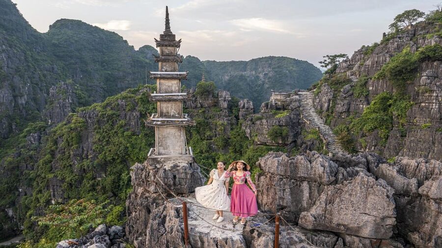 Ninh Binh: Hoa Lu Tam Coc Hang Mua on Limousine and Cycling - Why this Ninh Binh day trip works from Hanoi