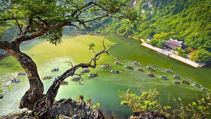Ninh Binh: Hoa Lu Tam Coc Hang Mua on Limousine and Cycling - Cycling through the Ninh Binh countryside