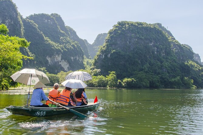 Ninh Binh Luxury 1 Day Tour ( Small Group With Limousine Bus) - Lunch with Vietnamese specialties