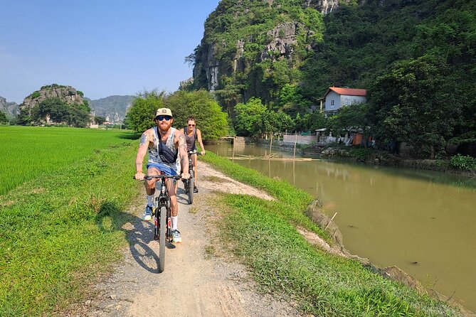 Ninh Binh Luxury Day Tour by Limousine- Small Group- All included - Tam Coc by local sampan