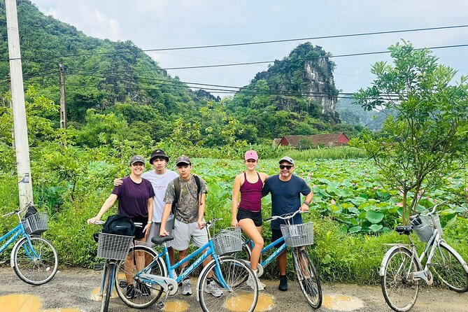 Ninh Binh Tour from Hanoi for 6-9 Pax/tour by DCar Limousine - Tam Coc by traditional bamboo boat