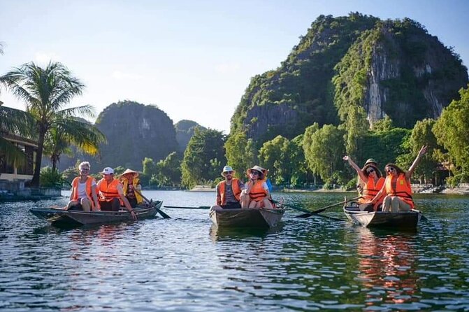 Ninh Binh Tour from Hanoi for 6-9 Pax/tour by DCar Limousine - Leaving Hanoi at 7:30 am