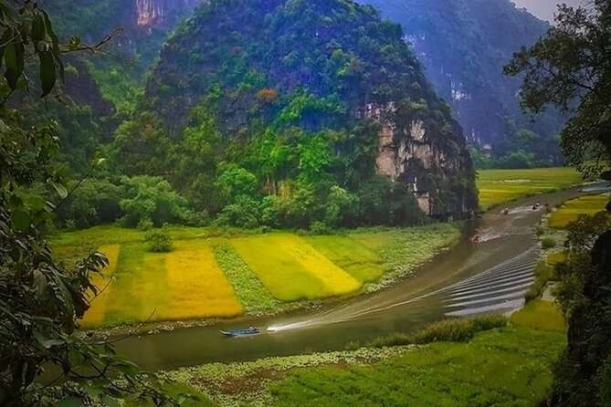 Ninh Binh Tour Hoa Lu Tam Coc Full Day: Biking,Boating,Tickets,Lunch, Limousine - Lunch near Tam Coc