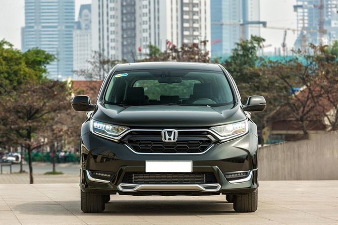 Noi Bai airport to Ha Noi city transfer by private car - The driver can shape the ride