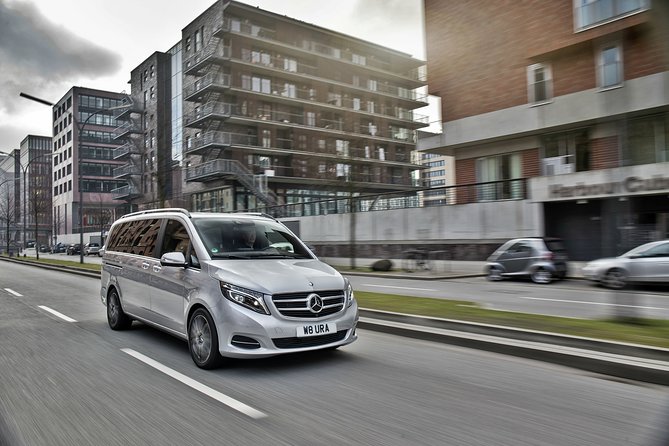 Nottinghamshire to London Heathrow Airport (LHR) Luxury Transfers - Settling into the executive vehicle