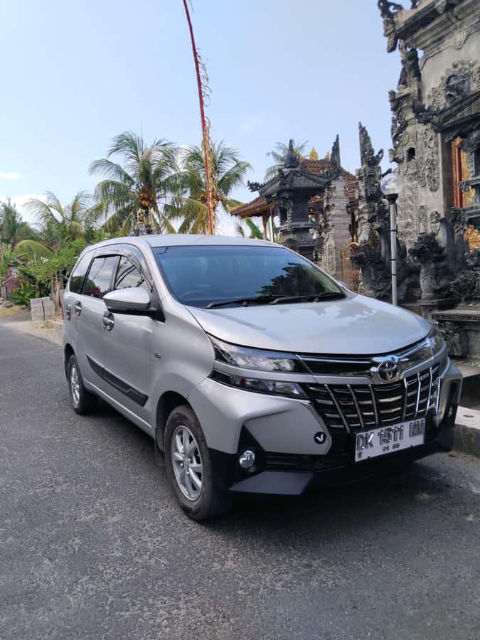 Nusa Penida: Private Car Rental - A local restaurant stop and your food budget