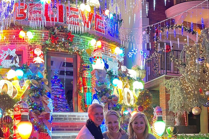 NYC Christmas Lights Tour by Limousine, SUV Or VAN. Dyker Heights - Manhattan lights along the way