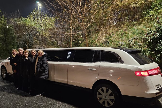 NYC Limousine Tour (New York "NYC Limo Tour" Limo, SUV Or Van ) - Times Square and Midtown sights