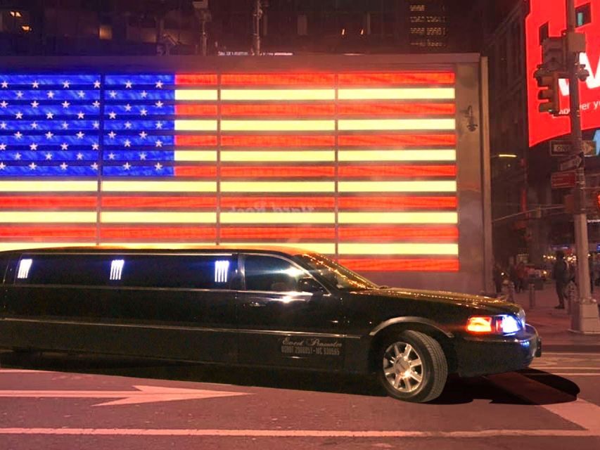 NYC: Private Home Alone 2 Stretch Limousine Tour with Pizza - What the $959 group price really buys