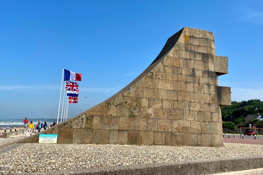 Omaha, Utah Landing Beaches Small-group by Mercedes - Utah Beach and its lighter casualty count