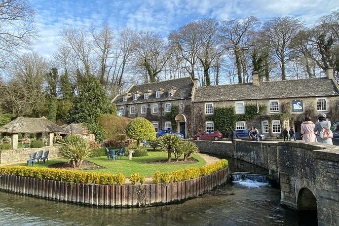 Oxford and Traditional Cotswolds Tour with Private Chauffeur - Is $666.68 good value for up to four people?