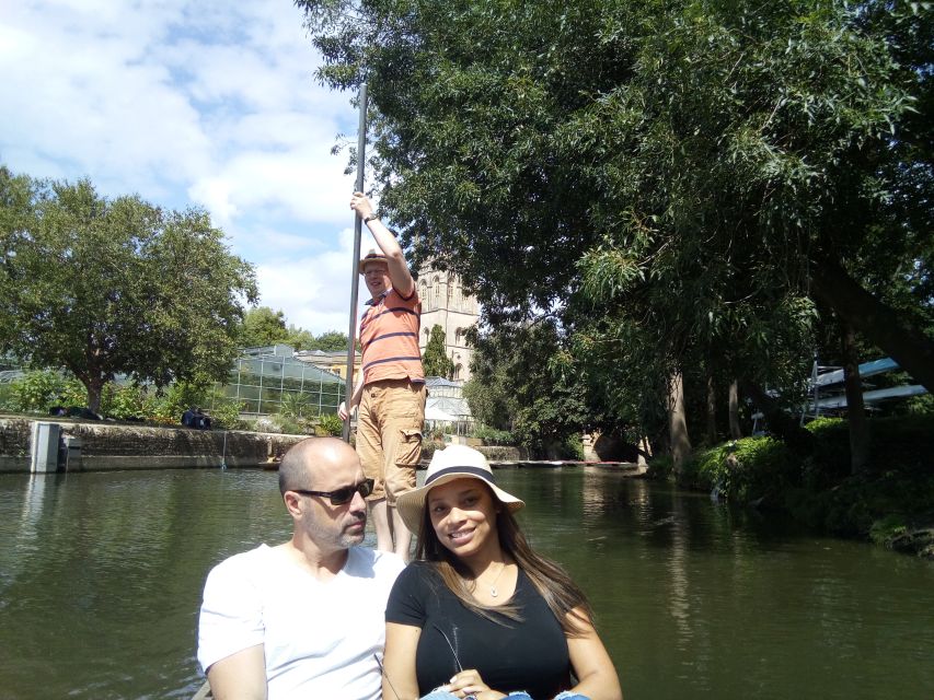 Oxford: Chauffeured Punting River with Optional Walking Tour - One hour on the river in a private punt