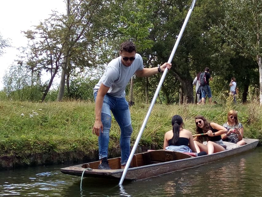 Oxford: Chauffeured Punting River with Optional Walking Tour - Weather can change the character of the outing