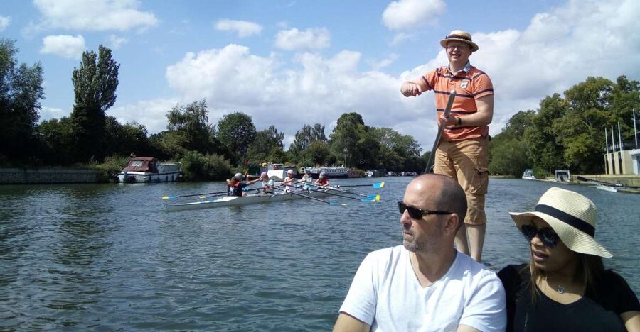 Oxford: Chauffeured Punting River with Optional Walking Tour - The walk to the boathouse adds useful Oxford context