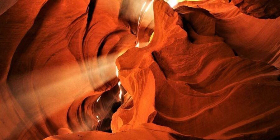 Page: Upper Antelope Canyon Prime Time Entry & Navajo Guide. - Prime time, light, and crowd levels