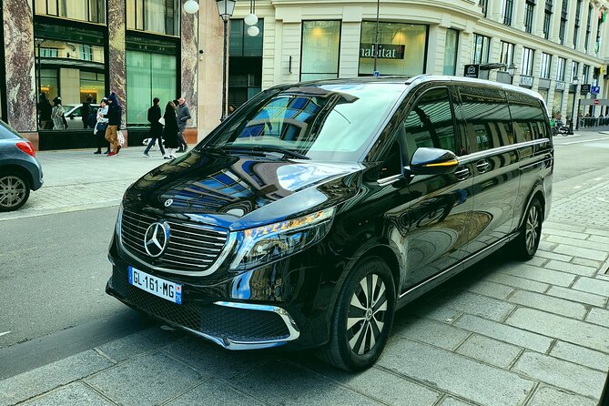 Paris Airport Transfer: Paris to Paris Airport CDG by Luxury Van - The meet and greet service, step by step